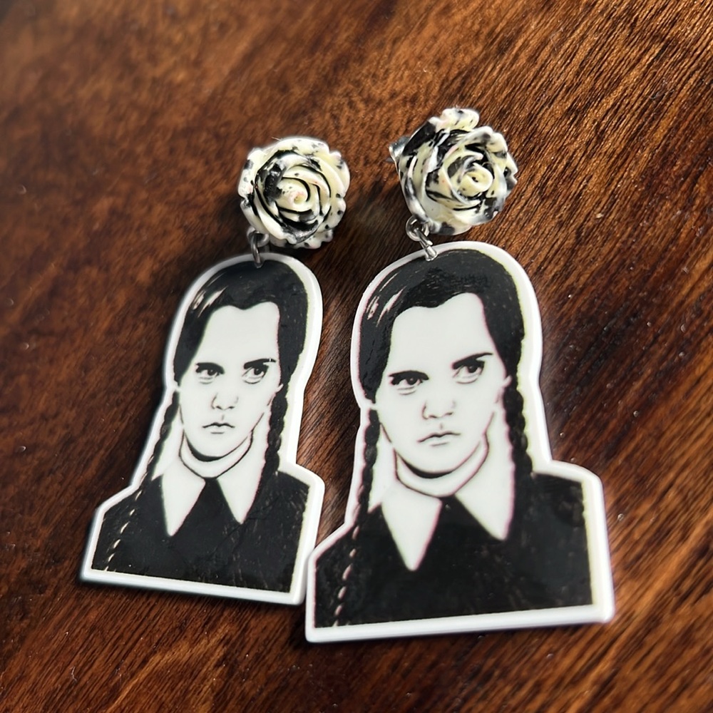 Wednesday Addams earrings - Picture 3 of 4